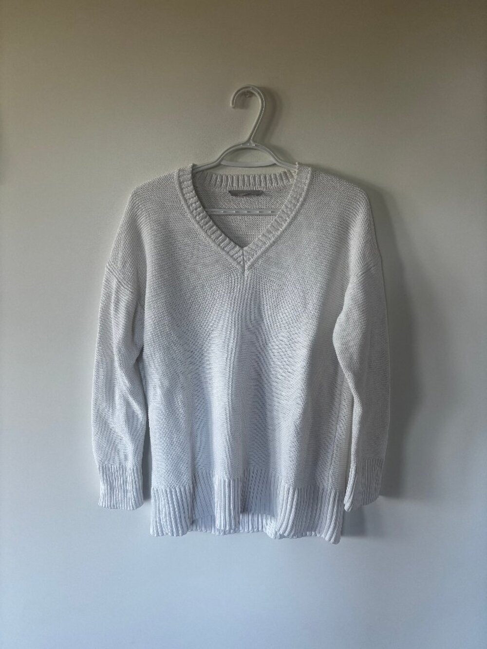 White 100% Cotton Everlane VNeck Sweater Size Small